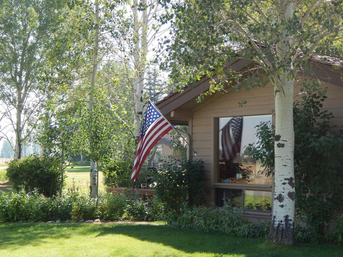 The Director'S Cabin - Two Bedroom Condominium Jackson Bagian luar foto